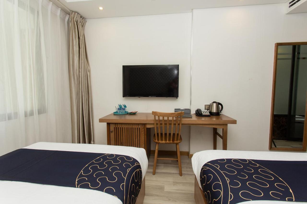 Capital O 781 Brilliant Majestic Hotel Da Nang Exterior photo